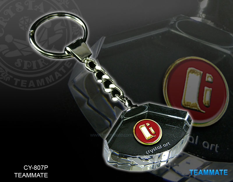 水晶匙扣鑲有金章 Crystal Keychain with Pins