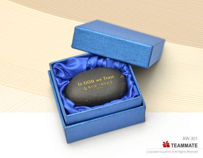 鵝卵石擺設 ｜訂製鵝卵石紀念品｜紙鎮禮品｜致送嘉賓 Cobblestone ｜Pebble Ornament